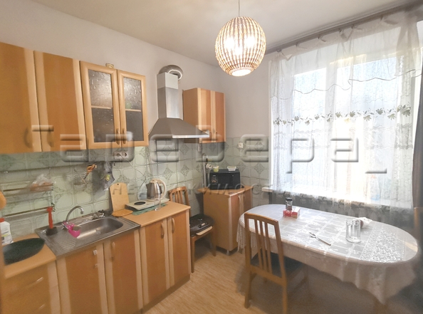 
   Продам 4-комнатную, 95 м², Калинина ул, 5Б

. Фото 7.