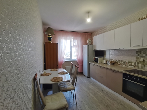 
   Продам 2-комнатную, 59 м², Апрельская ул, 5Б

. Фото 9.