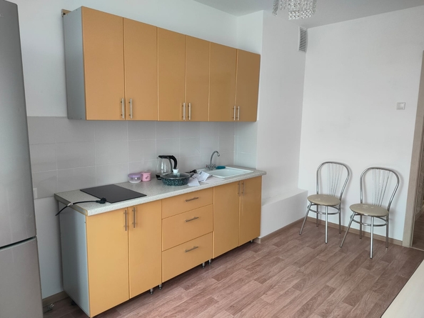 
  Сдам в аренду 2-комнатную квартиру, 60 м², Красноярск

. Фото 2.