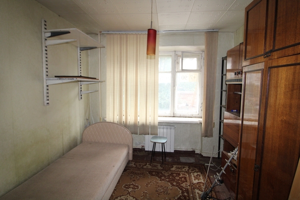 
   Продам секционку, 14 м², Красноярский Рабочий пр-кт, 92а

. Фото 1.