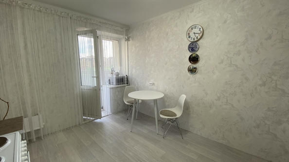 
  Продам 1-комн. квартиру, 42 м², Куйбышева ул, д. 97г
. Фото 2.