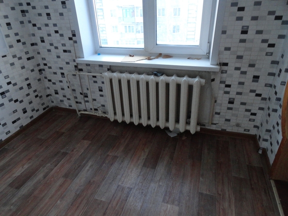 
   Продам 3-комнатную, 49.7 м², Ленина ул, 8

. Фото 1.