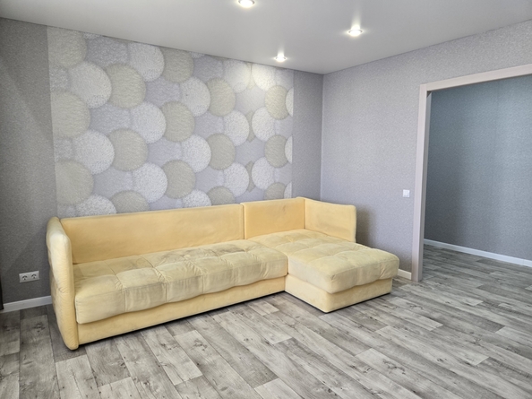 
  Продам 3-комн. квартиру, 65 м², Ульяновский пр-кт, д. 14
. Фото 4.