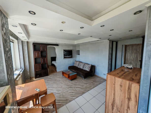 
  Сдам 2-комн. квартиру, 42 м², Королева ул, д. 3
. Фото 2.