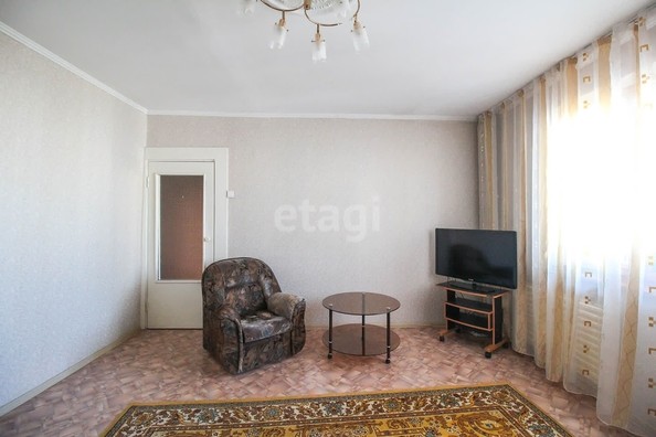 
   Продам 3-комнатную, 70.1 м², Попова ул, 184

. Фото 2.
