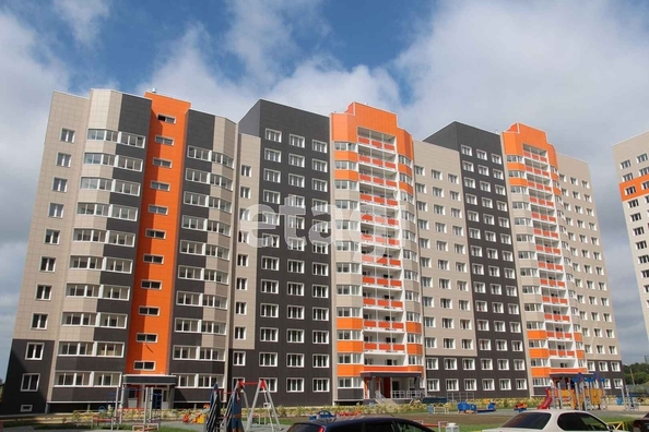 
   Продам 3-комнатную, 80 м², Солнечная Поляна ул, 111

. Фото 4.