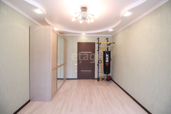 
   Продам 4-комнатную, 116.5 м², Лазурная ул, 11

. Фото 1.