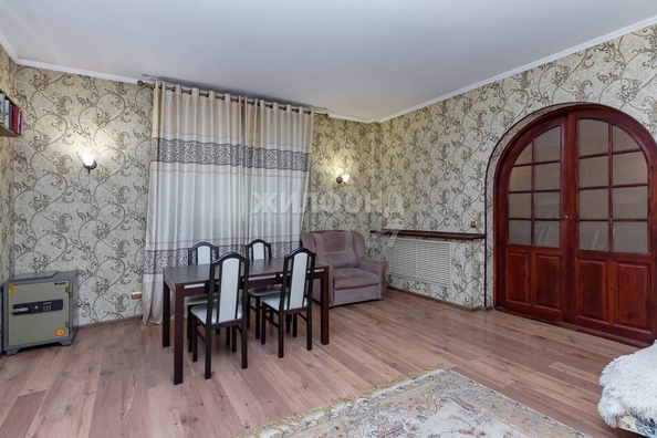 
   Продам дом, 250 м², Барнаул

. Фото 9.