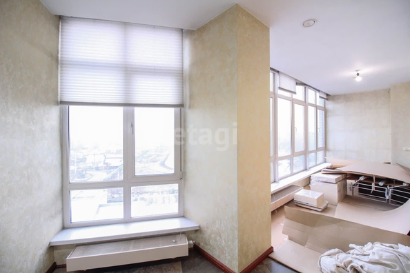 
   Продам 5-комнатную, 436.7 м², Ленская ул, 1В

. Фото 2.