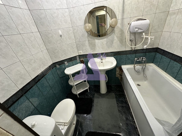 
  Продается 3-комн. квартира, 79.8 м², Ленина пр-кт, д. 165
. Фото 3.