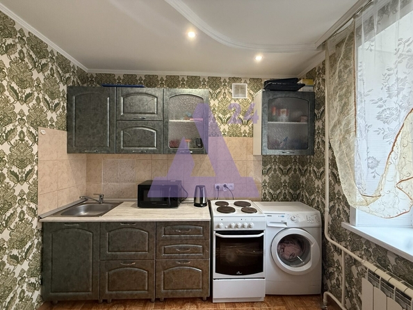 
  Продается 1-комн. квартира, 37 м², Лазурная ул, д. 40
. Фото 2.