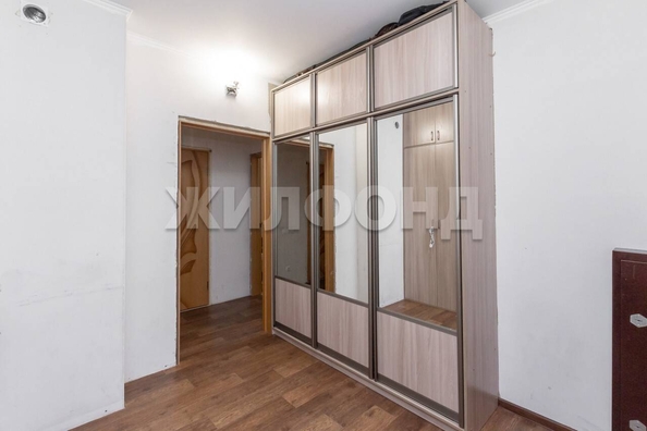 
  Продается 3-комн. квартира, 61 м², Веры Кащеевой ул
. Фото 4.