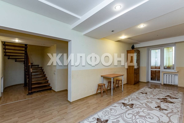 
  Продается 4-комн. квартира, 217.6 м², Попова ул
. Фото 2.