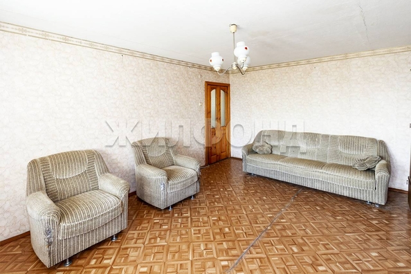 
  Продается 4-комн. квартира, 74 м², Космонавтов ул
. Фото 4.