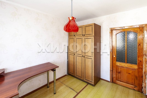 
  Продается 4-комн. квартира, 74 м², Космонавтов ул
. Фото 7.