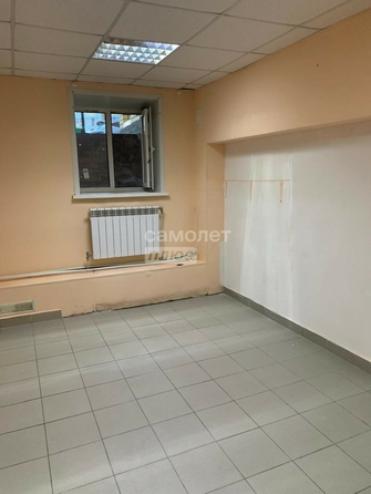 
  Продается универсальное помещение, 52.9 м², Змеиногорский тракт, д. 104П
. Фото 1.