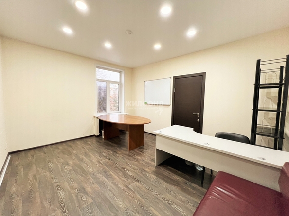 
  Продается универсальное помещение, 30 м², Красноармейский пр-кт, д. 112а
. Фото 1.