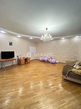 
   Продам 4-комнатную, 157.9 м², Добролюбова ул, 6А

. Фото 2.