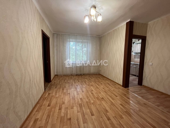 
   Продам 2-комнатную, 43 м², Родины ул, 2

. Фото 9.