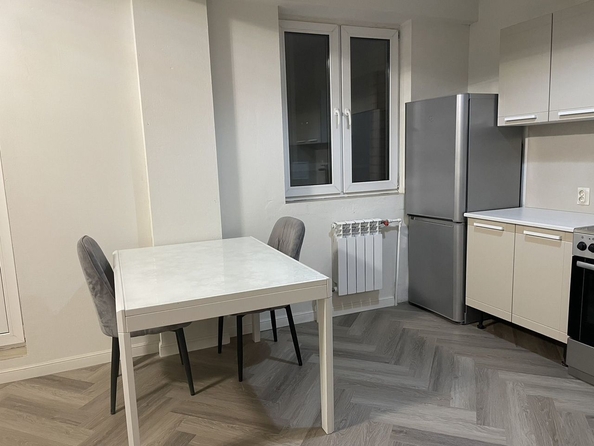 
   Продам 1-комнатную, 35 м², Строителей ул, 5А

. Фото 6.