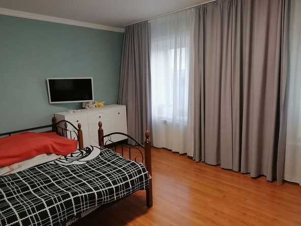 
   Продам 3-комнатную, 71.7 м², Октябрьская ул, 10В

. Фото 8.