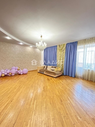 
   Продам 4-комнатную, 157.9 м², Добролюбова ул, 6А

. Фото 1.