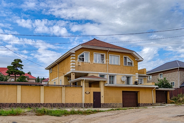 
  Продам дом 327.8 м². Фото 1.