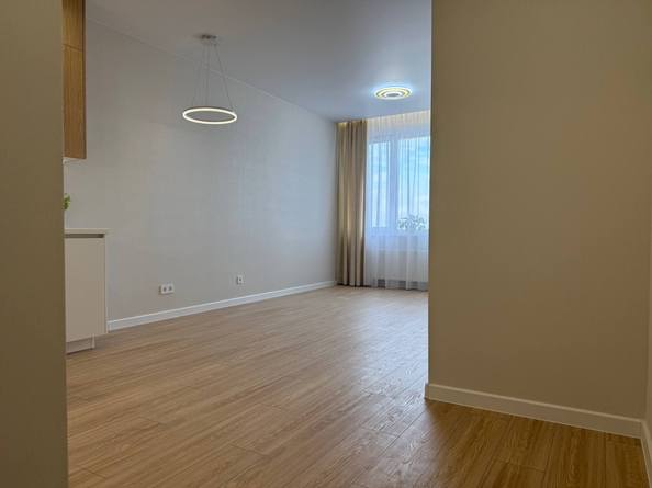 
  Продается 2-комн. квартира 40 м², в ЖК Квартал Стрижи, 3 очередь, дом 2. Фото 3.