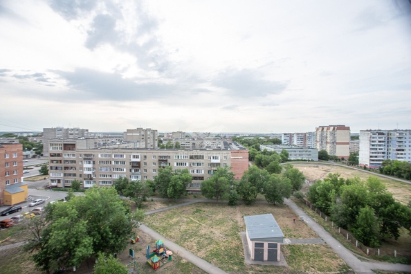 
   Продам 4-комнатную, 80.4 м², Космическая (Космический) тер, 37

. Фото 4.