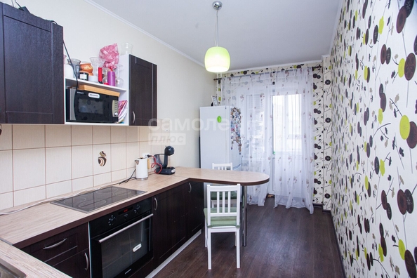 
   Продам 2-комнатную, 60 м², Шахтеров (Гравелит) тер, 68

. Фото 4.