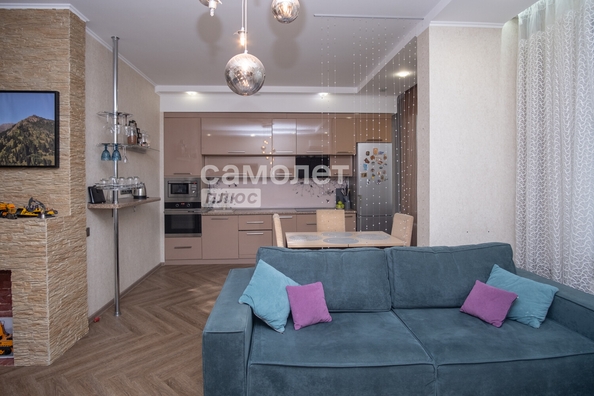 
   Продам 3-комнатную, 98 м², Осенний б-р, 10

. Фото 4.