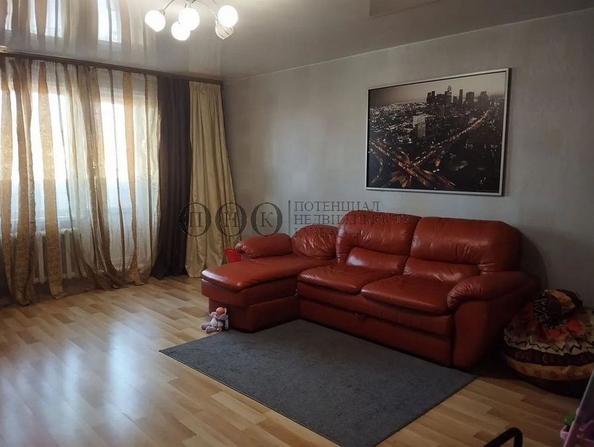 
   Продам 3-комнатную, 81.9 м², Авроры ул, 10

. Фото 14.