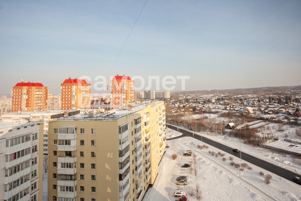 
   Продам 3-комнатную, 57.1 м², Веры Волошиной ул, 40

. Фото 4.