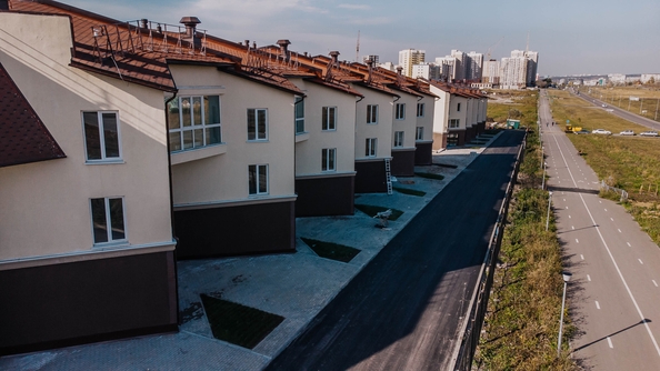 
   Продам 2-комнатную, 43.6 м², Строителей б-р, 71/6

. Фото 4.