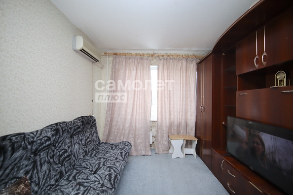 
   Продам 1-комнатную, 16.5 м², Строителей б-р, 46

. Фото 1.