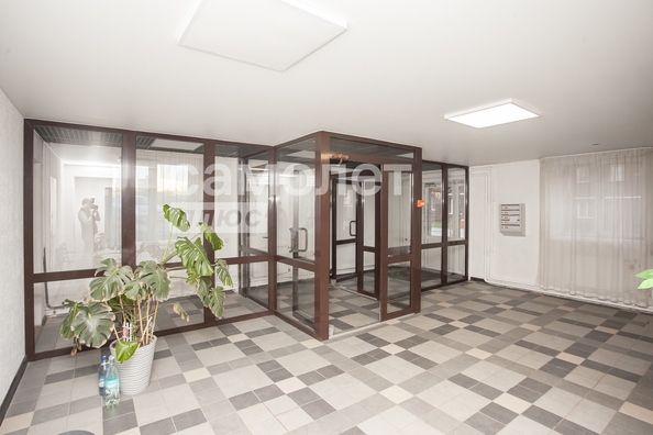 
   Продам 2-комнатную, 50 м², Строителей б-р, 71

. Фото 28.