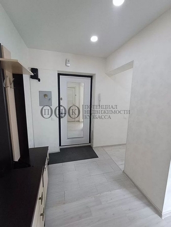
  Продается 2-комн. квартира, 46.6 м², Молодежный пр-кт, д. 25
. Фото 2.