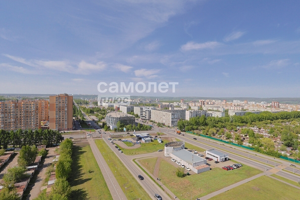 
  Продается 2-комн. квартира, 58 м², Строителей б-р, д. 57/1
. Фото 4.