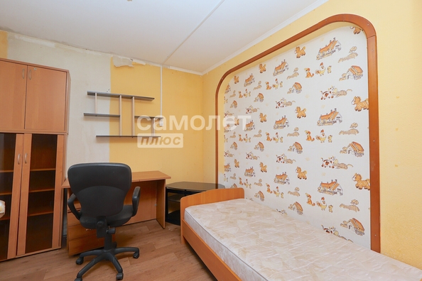 
  Продается 4-комн. квартира, 60.5 м², Строителей б-р, д. 33
. Фото 2.