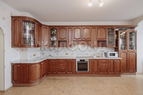 
  Продается 3-комн. квартира, 158 м², Коммунистическая ул, д. 50
. Фото 2.