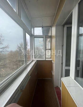 
   Продам 2-комнатную, 41 м², Зыряновская ул, 121

. Фото 4.