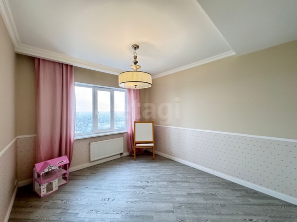 
   Продам 3-комнатную, 89 м², Сухарная ул, 101

. Фото 6.