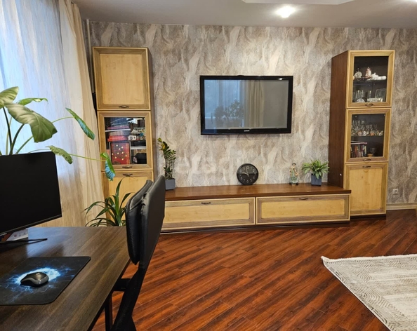 
   Продам 3-комнатную, 81.3 м², Семьи Шамшиных ул, 18

. Фото 1.