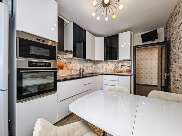 
   Продам 3-комнатную, 80.9 м², Закаменский мкр, 14

. Фото 3.