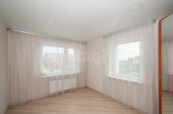 
  Продается 2-комн. квартира, 56.9 м², Большевистская ул, д. 108
. Фото 3.
