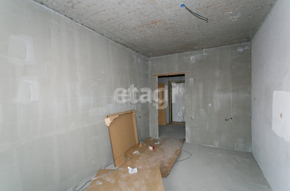 
   Продам 1-комнатную, 37 м², Виктора Уса ул, 1/1

. Фото 4.