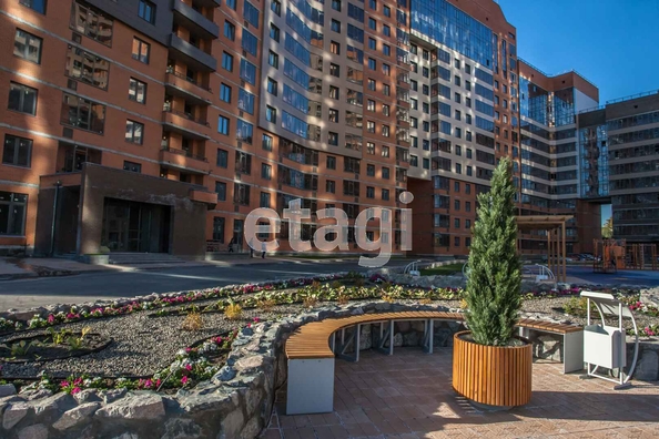 
   Продам 2-комнатную, 64.5 м², 2-я Обская ул, 154

. Фото 6.