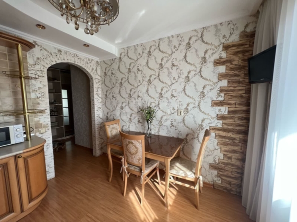 
   Продам 2-комнатную, 52.4 м², Троллейная ул, 1

. Фото 4.