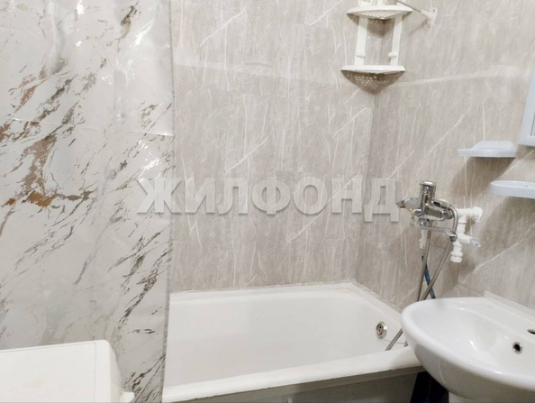
   Продам 2-комнатную, 52.9 м², Новосибирская ул, 19

. Фото 4.