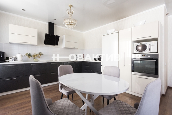 
   Продам 3-комнатную, 101.8 м², Дуси Ковальчук ул, 250

. Фото 3.